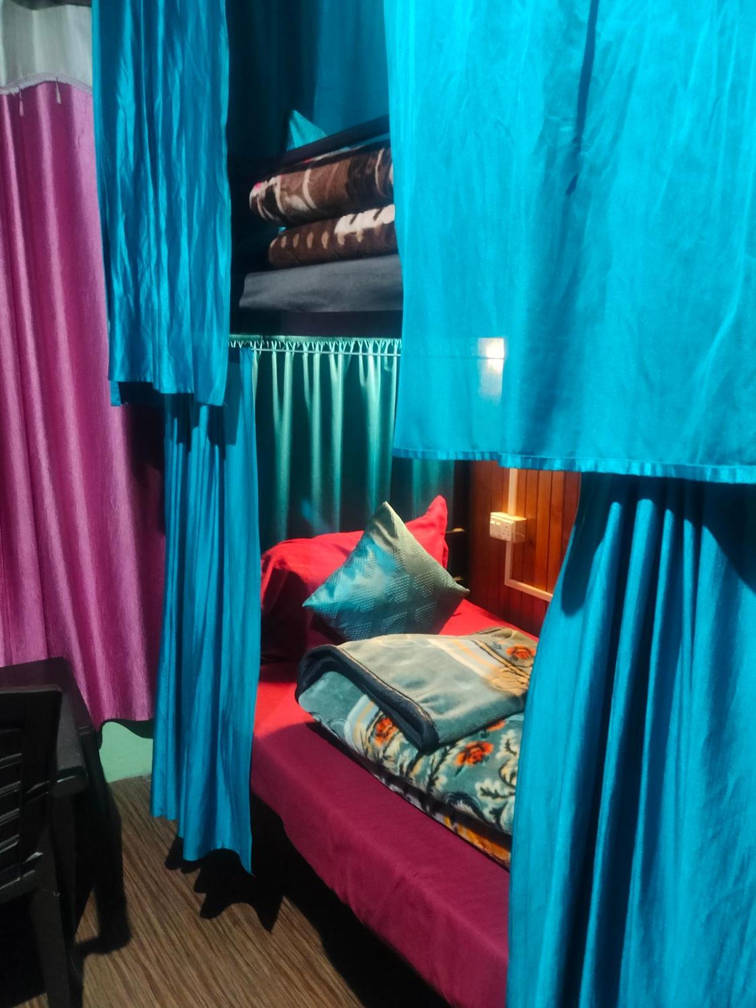 Non Stop Cafe Hostel & Stay มะนาลี ห้อง รูปภาพ