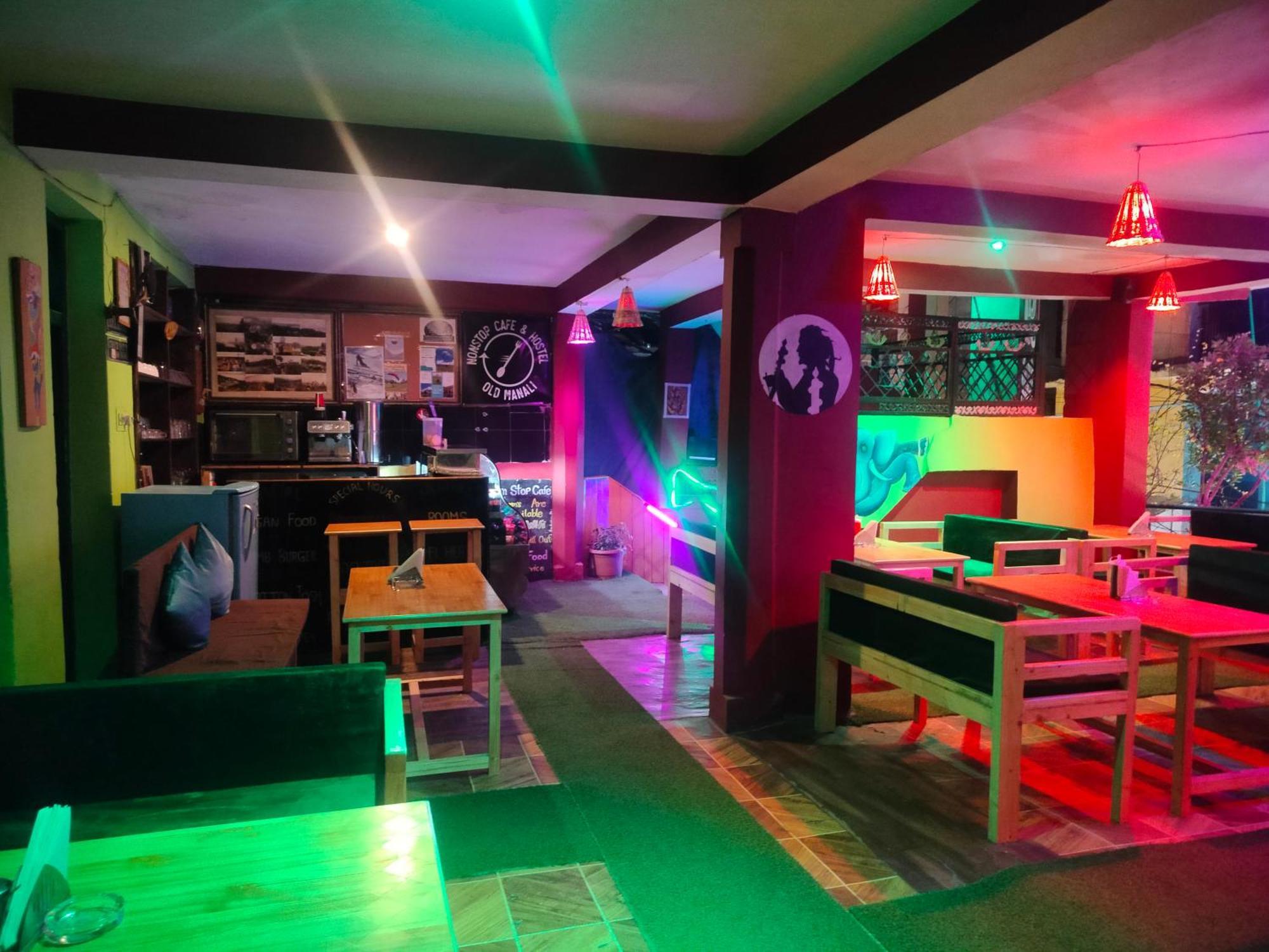 Non Stop Cafe Hostel & Stay มะนาลี ภายนอก รูปภาพ