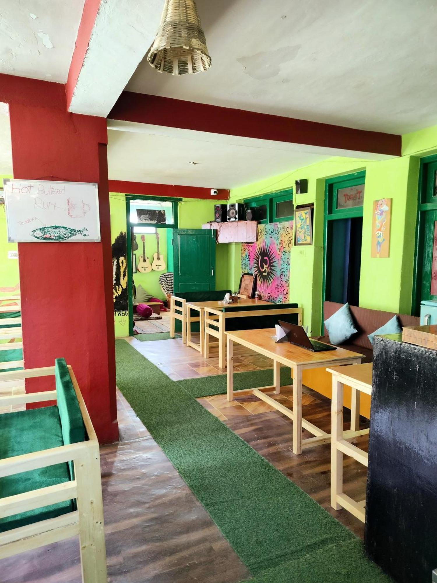 Non Stop Cafe Hostel & Stay มะนาลี ภายนอก รูปภาพ