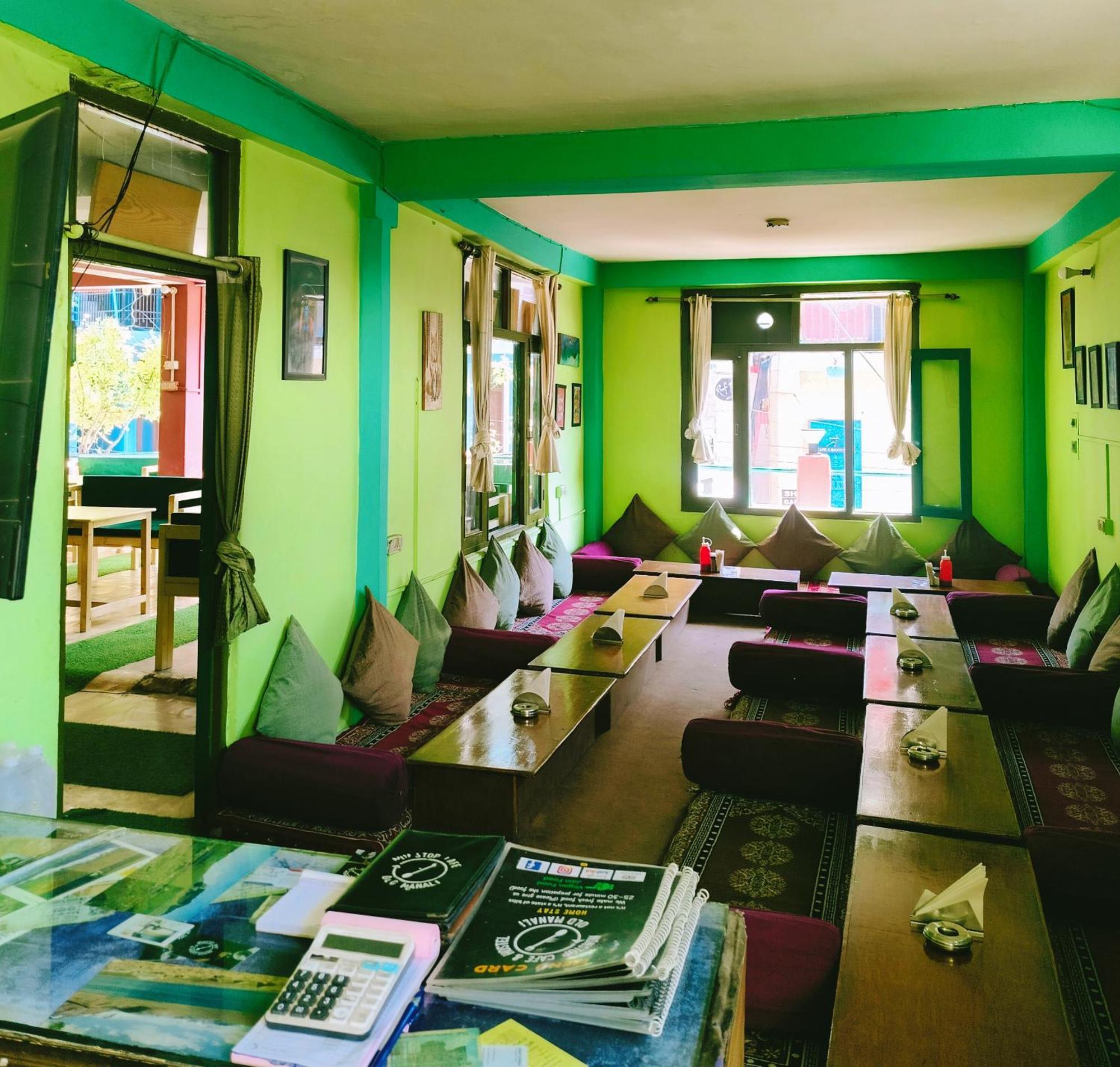 Non Stop Cafe Hostel & Stay มะนาลี ภายนอก รูปภาพ