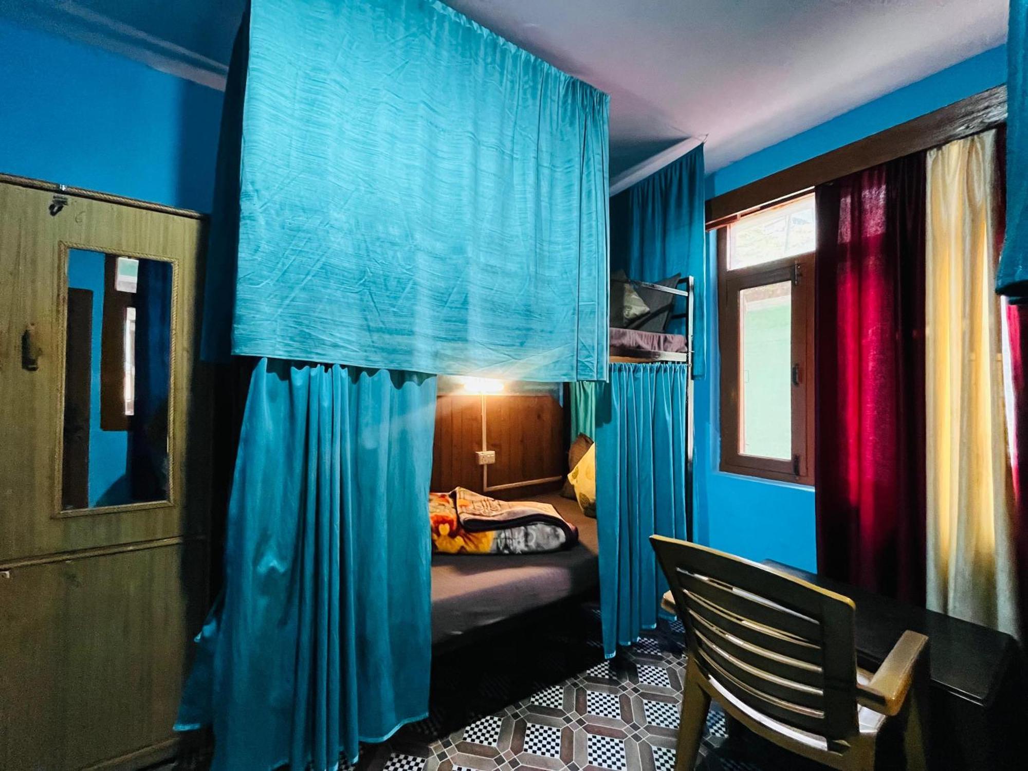 Non Stop Cafe Hostel & Stay มะนาลี ภายนอก รูปภาพ
